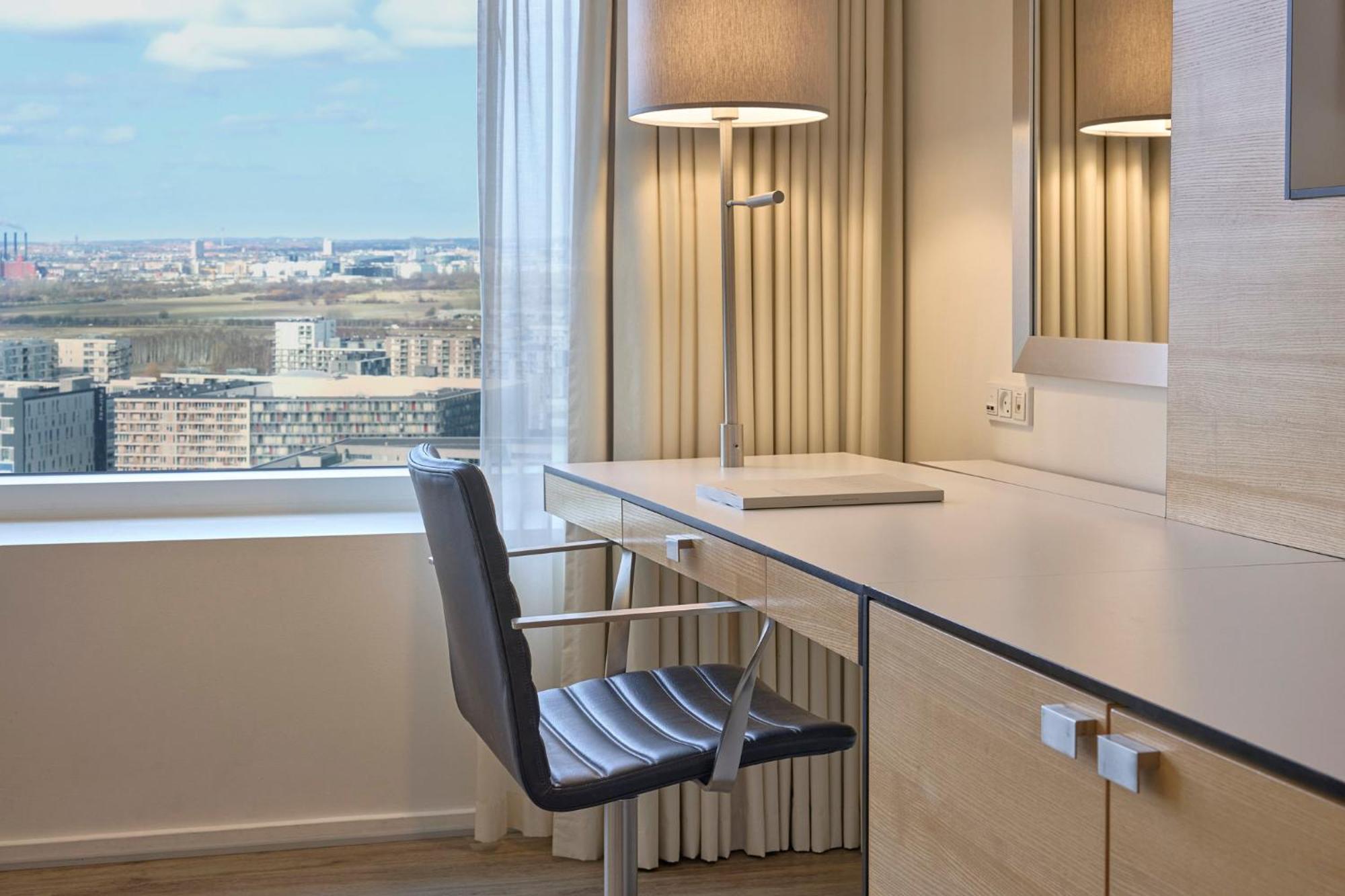 Crowne Plaza Copenhagen Towers By Ihg Hotel Екстериор снимка